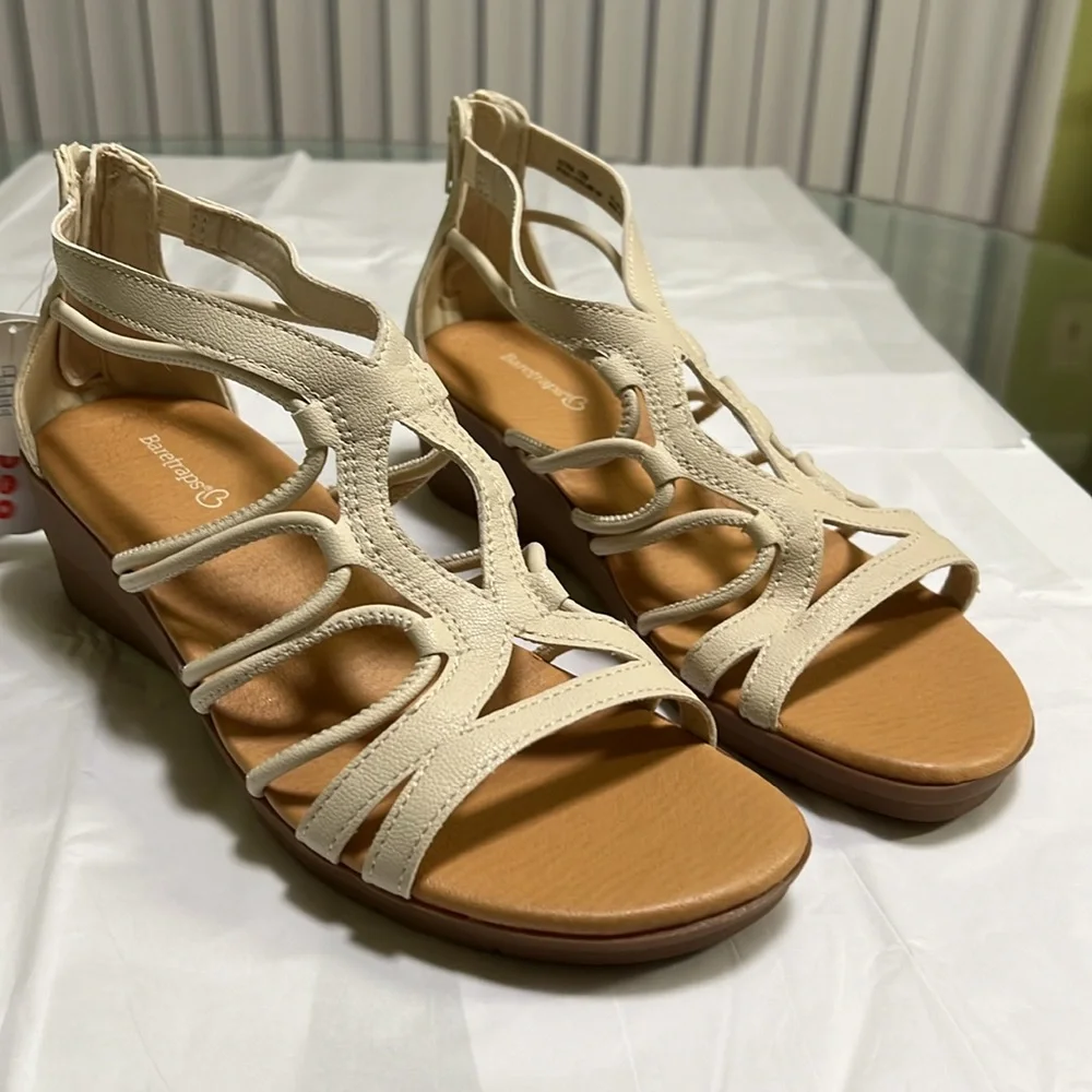 BARETRAPS Women's Kitra Wedge Sandal, Size 10M